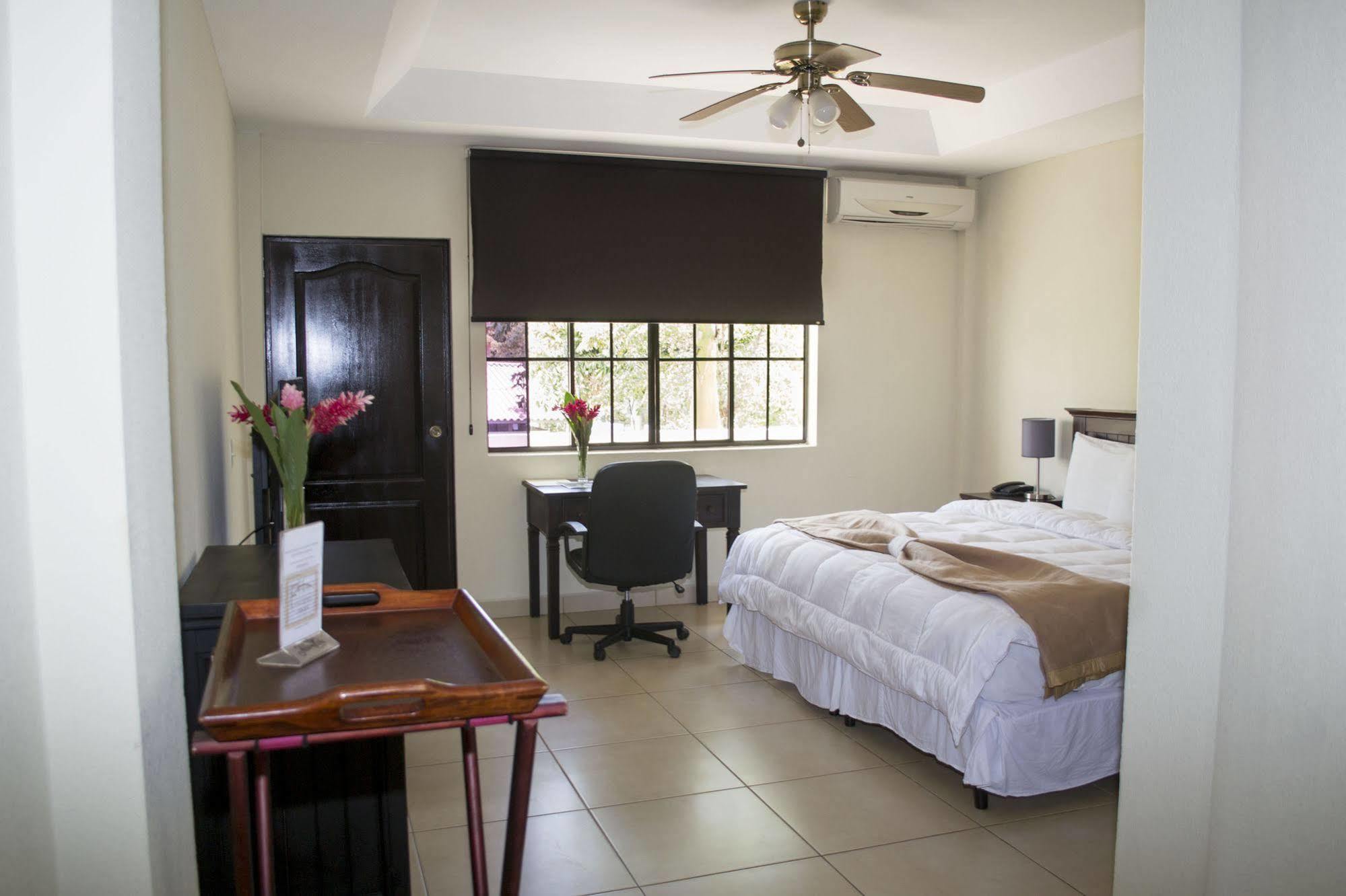 Farallones Hotel Chinandega Exterior foto