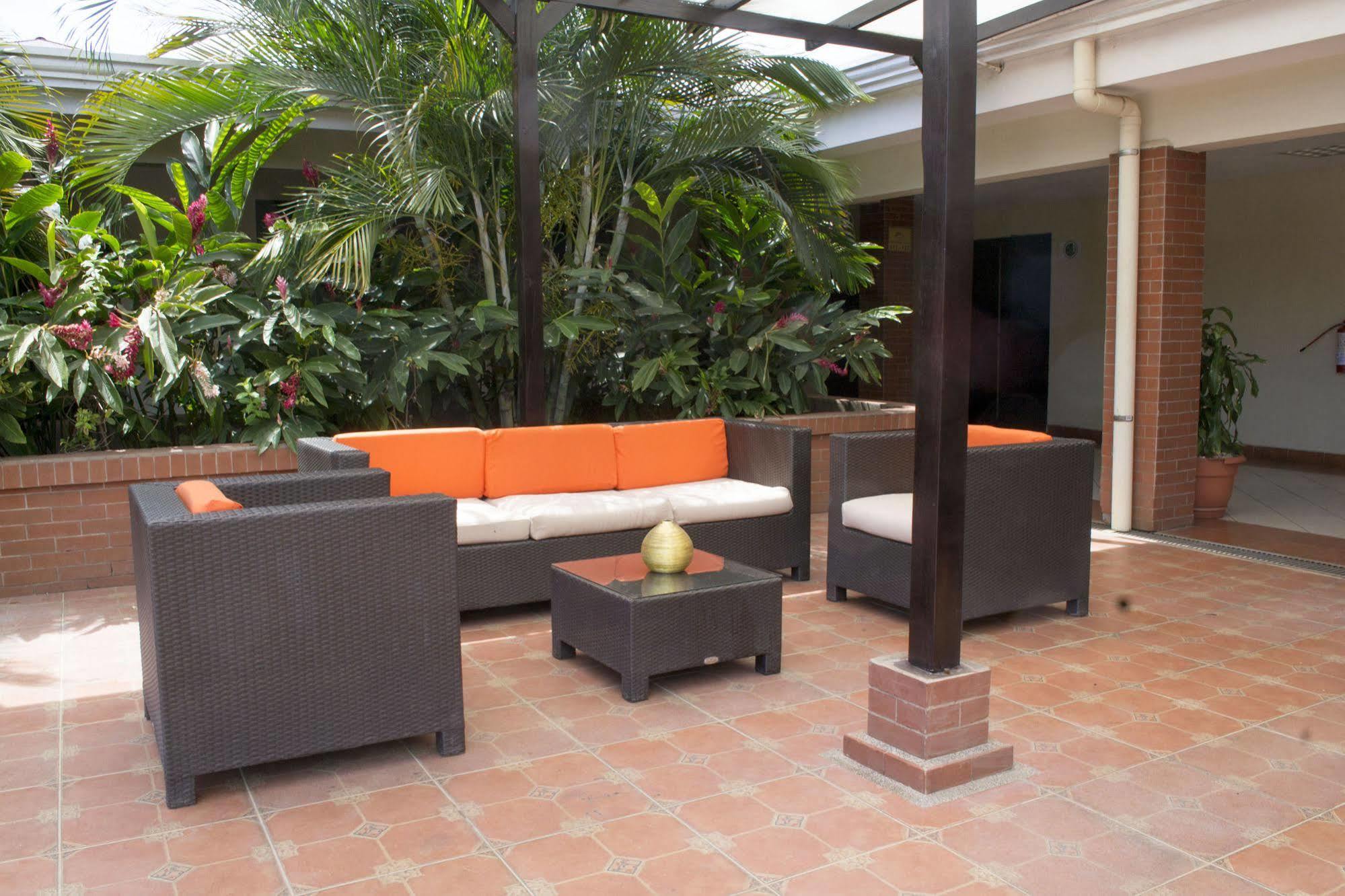 Farallones Hotel Chinandega Exterior foto